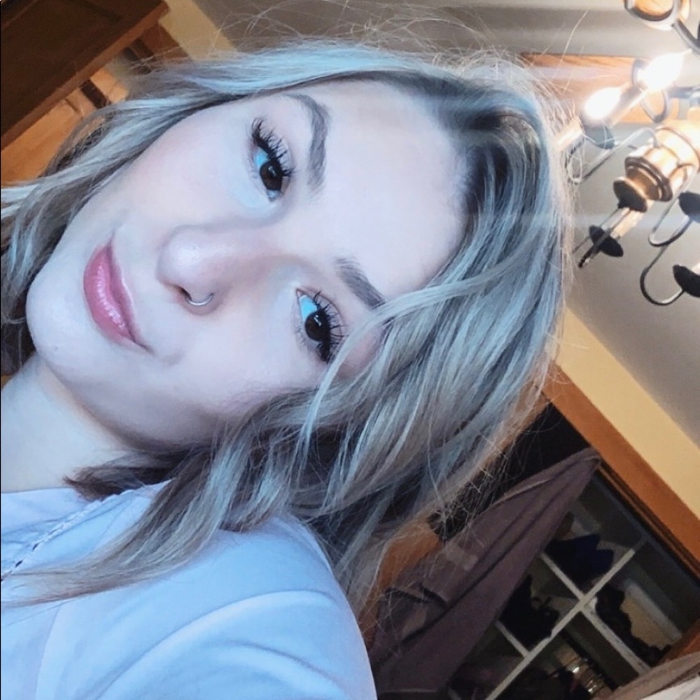 Meet your Posher, Michaela